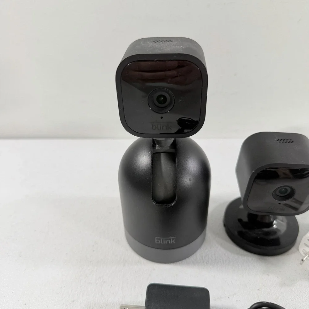 Lot Of 2 BLINK Mini Indoor Plug-in Security Camera & Sync Module 2 REGISTERED - Picture 2 of 8